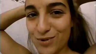Lusty brunette kjendis porn ønsker å spise jizz - 2022-12-14 01:08:22
